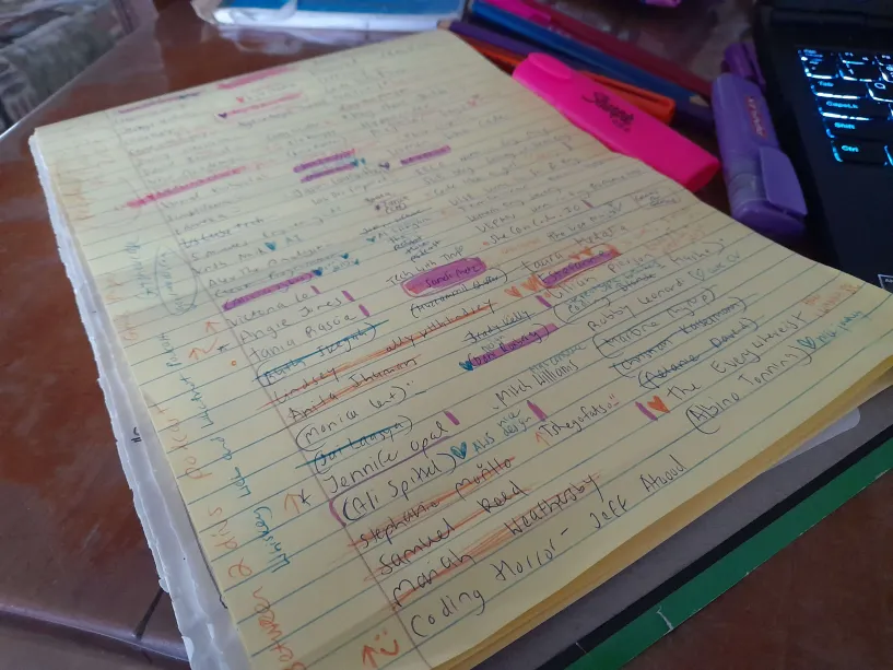 A list of dev blogs written on a yellow legal pad